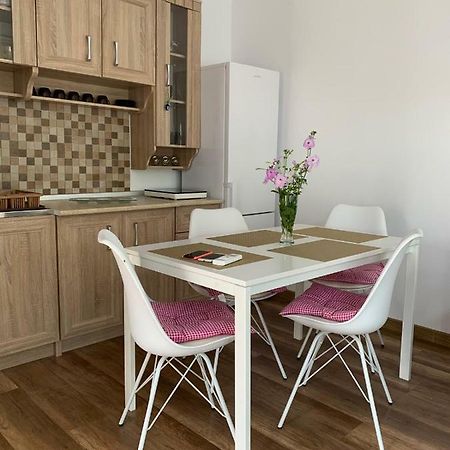 Zeino Place Apartment Constanta Bagian luar foto