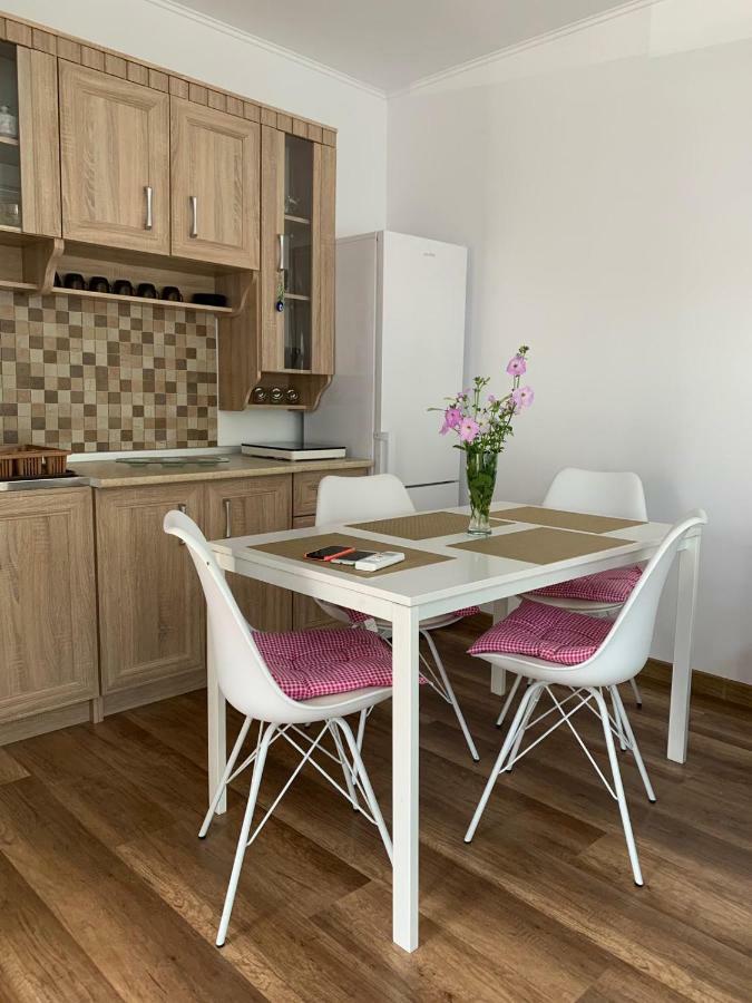 Zeino Place Apartment Constanta Bagian luar foto